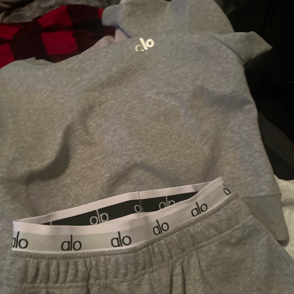 ALO Yoga Gray Pants & Jumpsuit Set